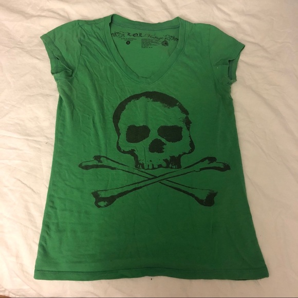 Green Skull and Crossbones Tee - Picture 1 of 3